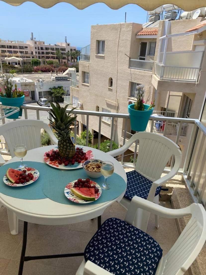 Modern Apartment In Pafos Near The Sea Exterior photo